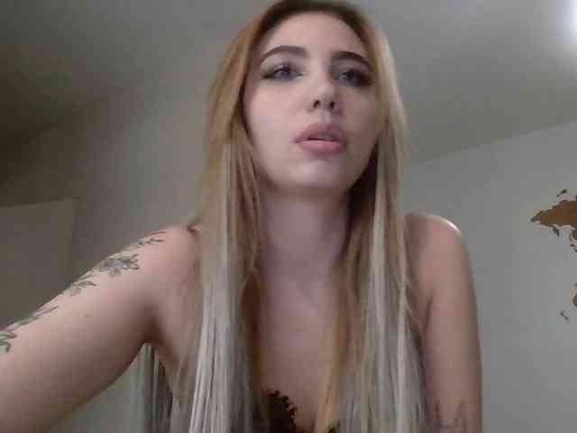 LilyHot webcam