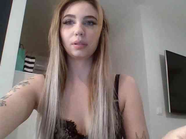 LilyHot webcam
