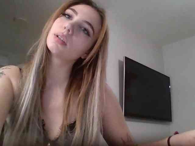 LilyHot webcam