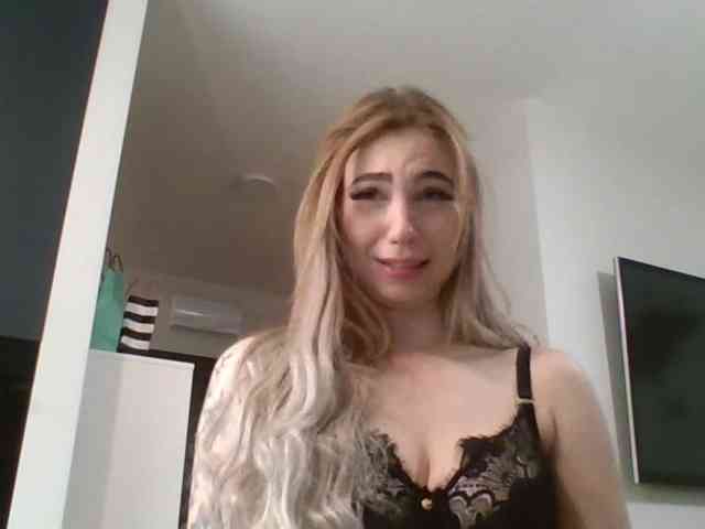 LilyHot webcam