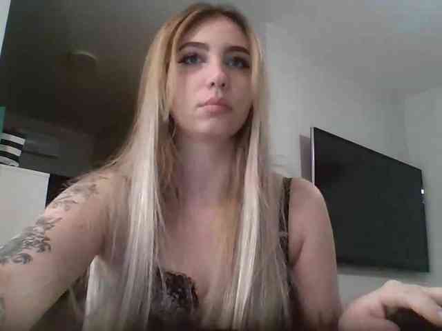 LilyHot webcam
