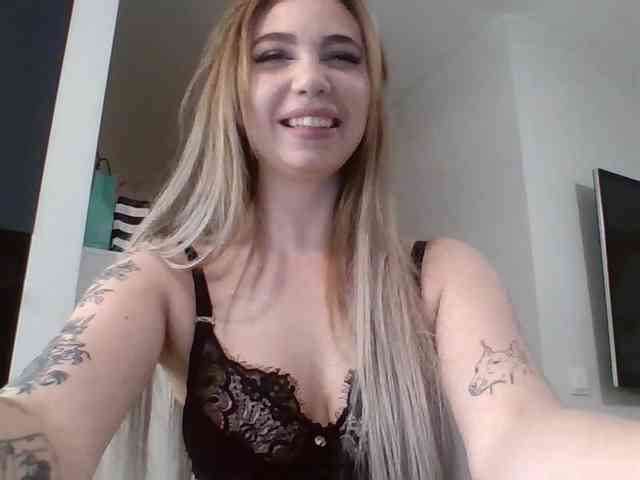 LilyHot webcam
