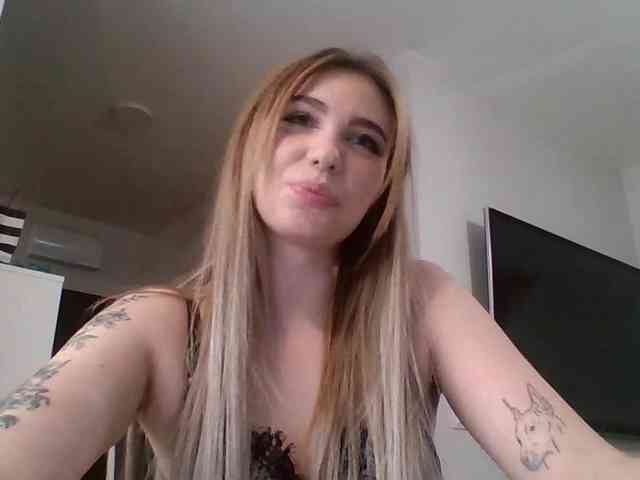 LilyHot webcam