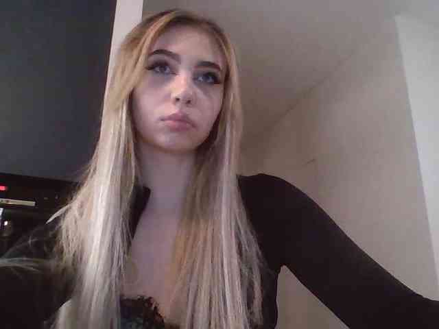 LilyHot webcam