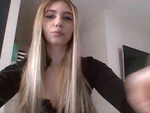 LilyHot webcam