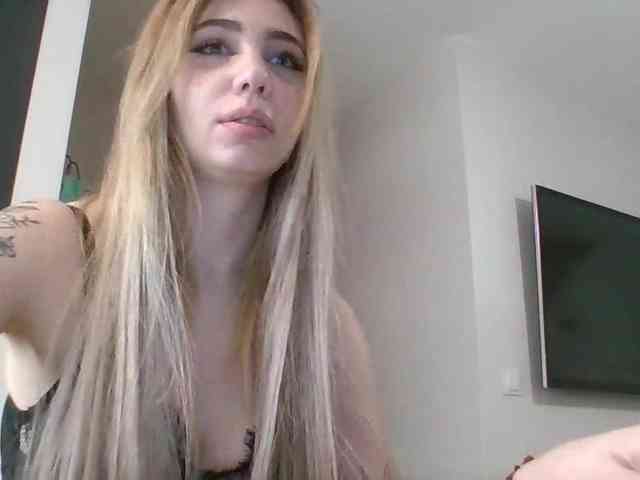 LilyHot webcam