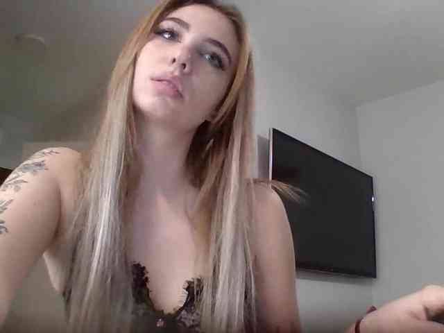 LilyHot webcam