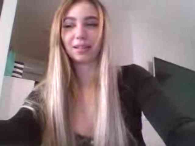 LilyHot webcam