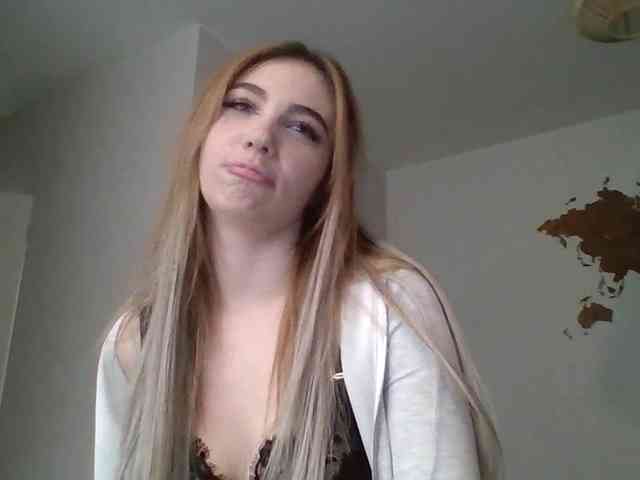 LilyHot webcam
