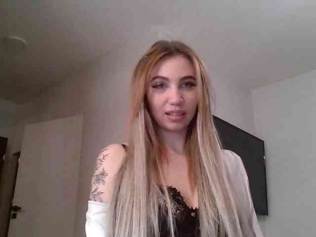 LilyHot webcam