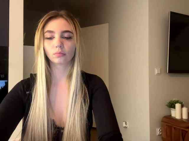 LilyHot