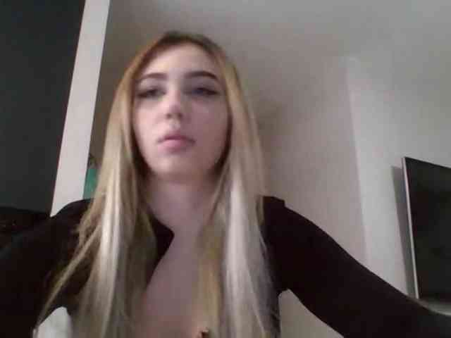 LilyHot webcam
