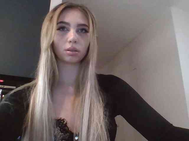 LilyHot webcam