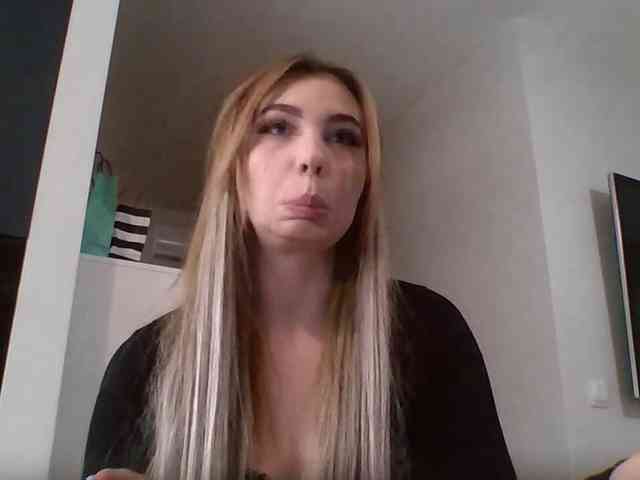 LilyHot webcam