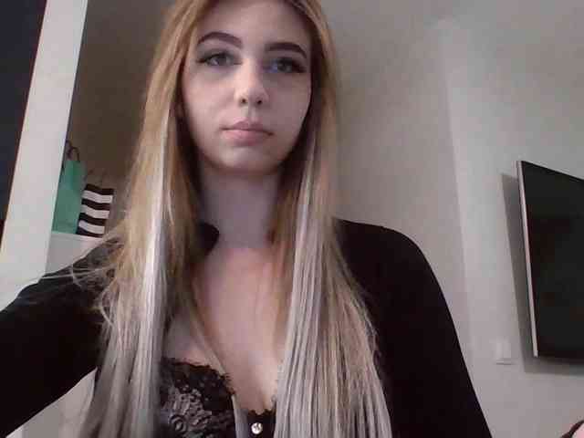 LilyHot webcam