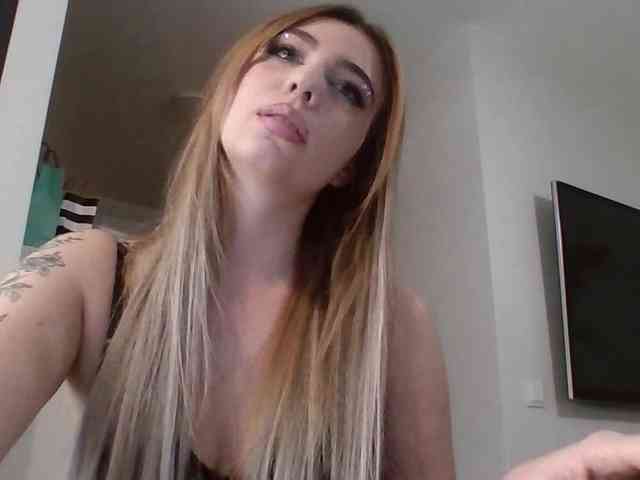 LilyHot webcam