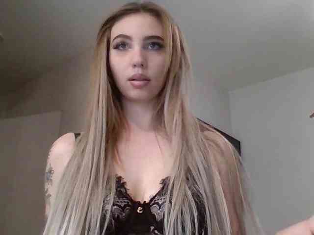 LilyHot webcam