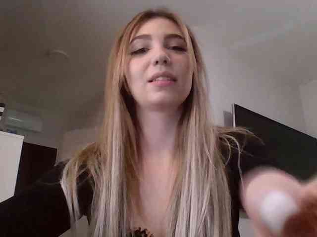 LilyHot webcam