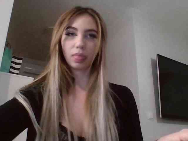 LilyHot webcam