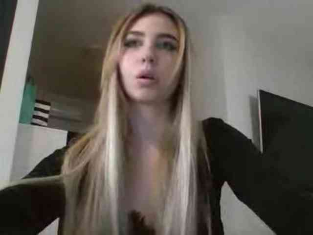 LilyHot webcam