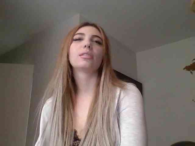 LilyHot webcam