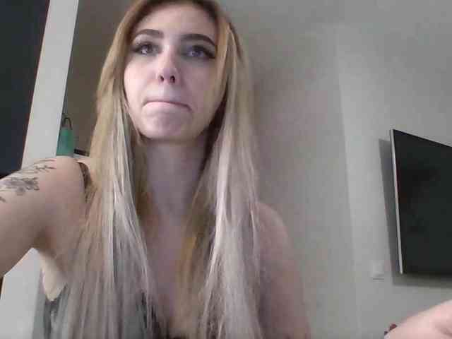 LilyHot webcam