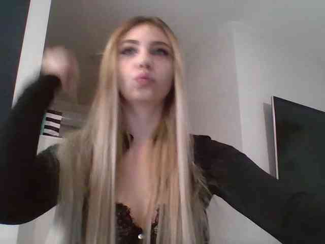 LilyHot webcam