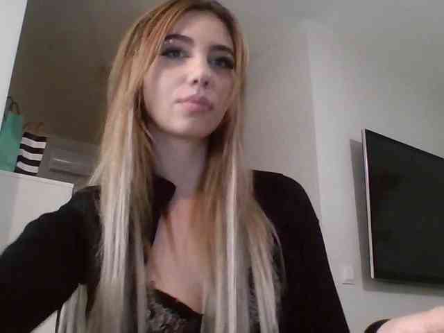 LilyHot webcam