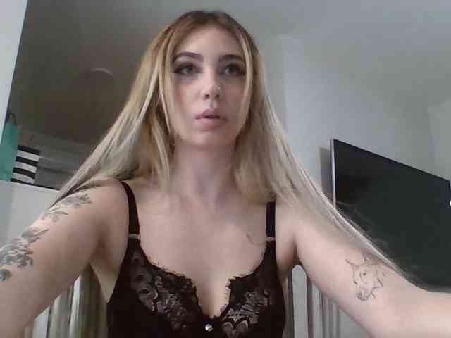 LilyHot webcam
