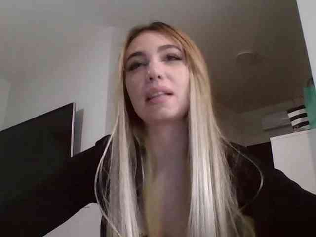 LilyHot webcam