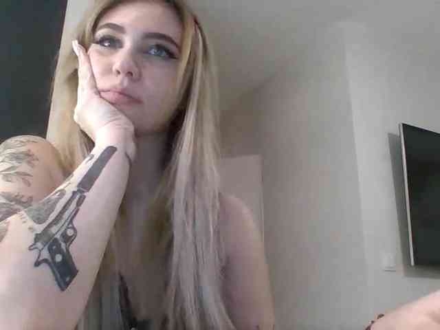 LilyHot webcam