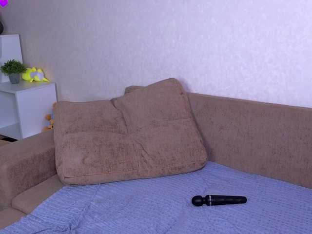 mialikeu's BongaCams show and profile