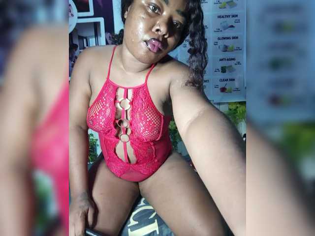 RheaDesire – webcam model profile photo