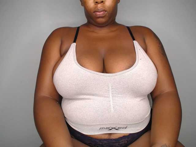 AssBosset's BongaCams show and profile