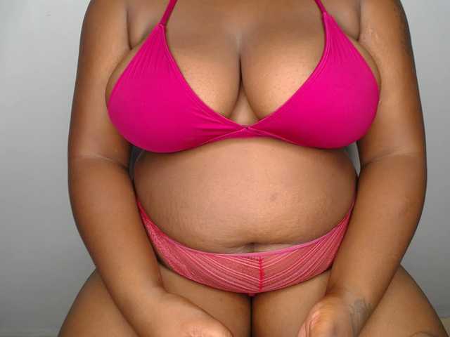 AssBosset's BongaCams show and profile