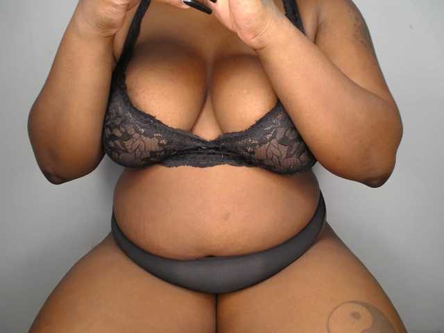 AssBosset's BongaCams show and profile