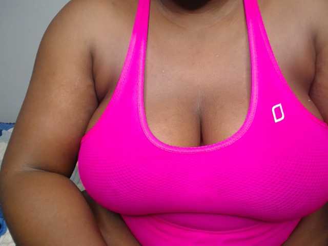 AssBosset's BongaCams show and profile