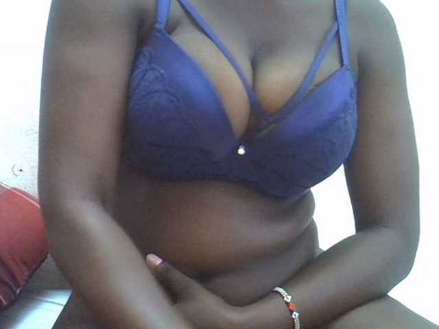 Sexxyboobs2's BongaCams show and profile