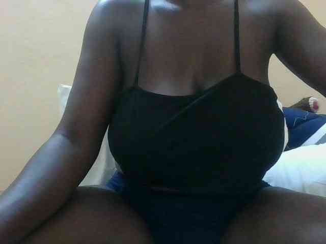 Sexxyboobs2 Live Webcam on BongaCams