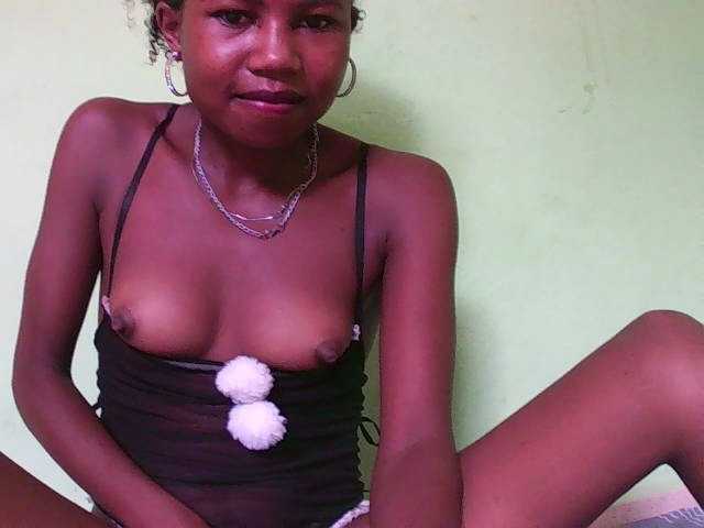 Sylvia6's BongaCams show and profile