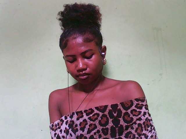 Sylvia6's BongaCams show and profile