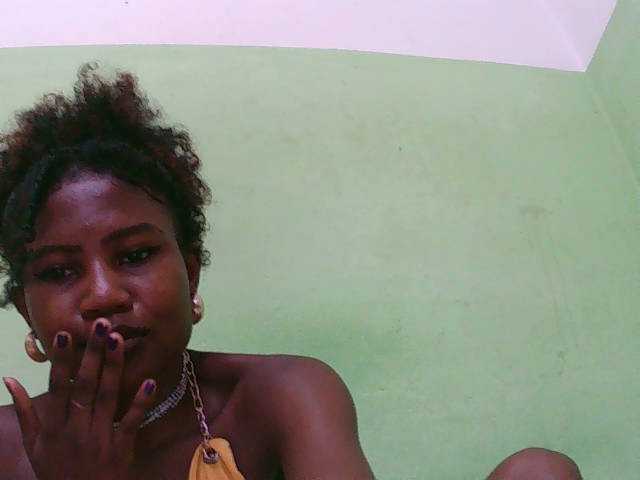 Sylvia6's BongaCams show and profile