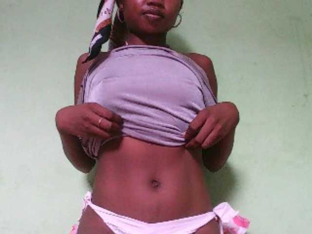 Sylvia6's BongaCams show and profile