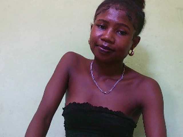 Sylvia6's BongaCams show and profile