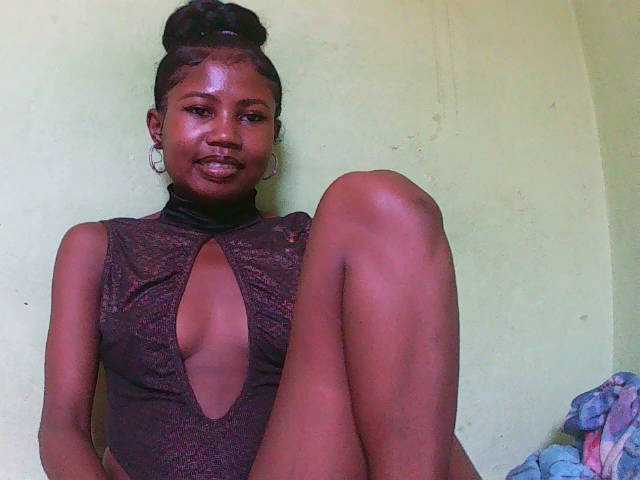 Sylvia6's BongaCams show and profile