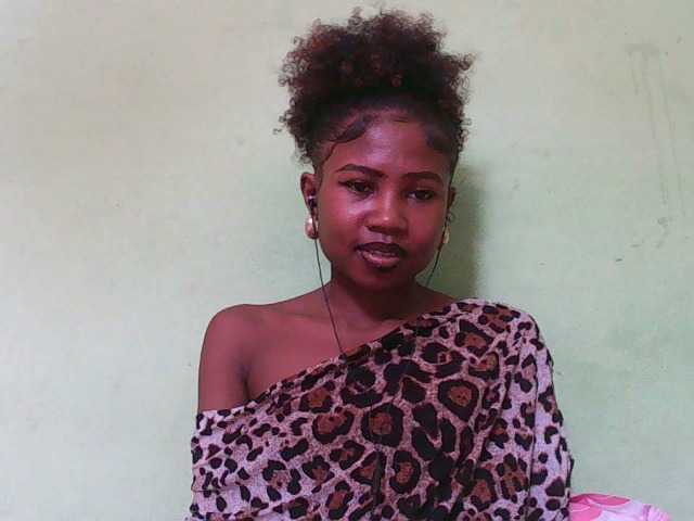 Sylvia6's BongaCams show and profile