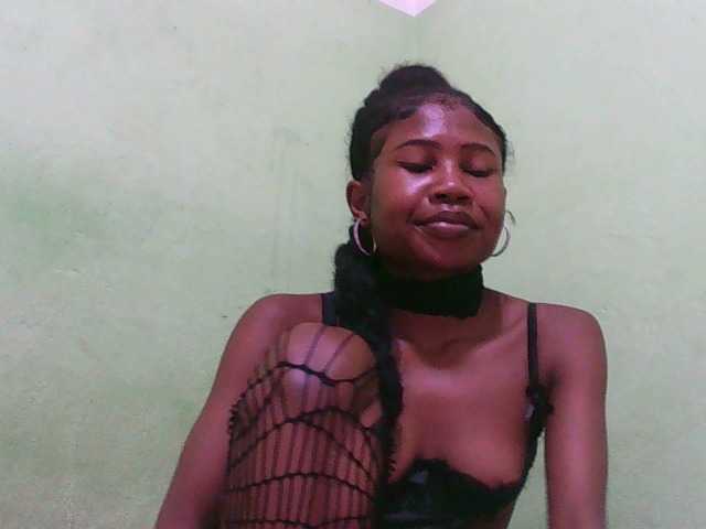 Sylvia6 Live Cam on BongaCams