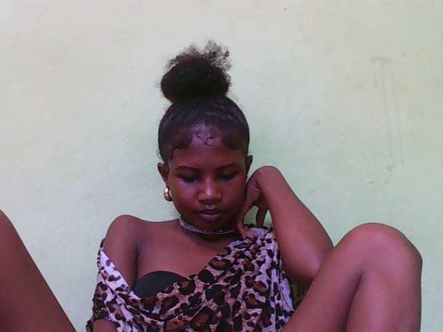 Sylvia6's BongaCams show and profile