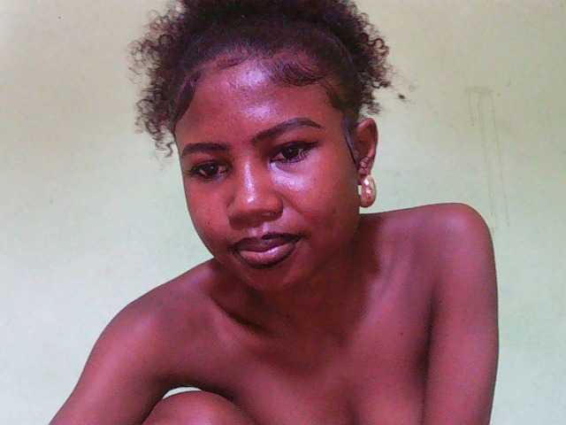 Sylvia6's BongaCams show and profile