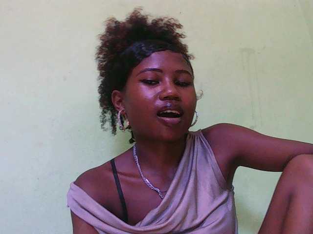 Sylvia6's BongaCams show and profile